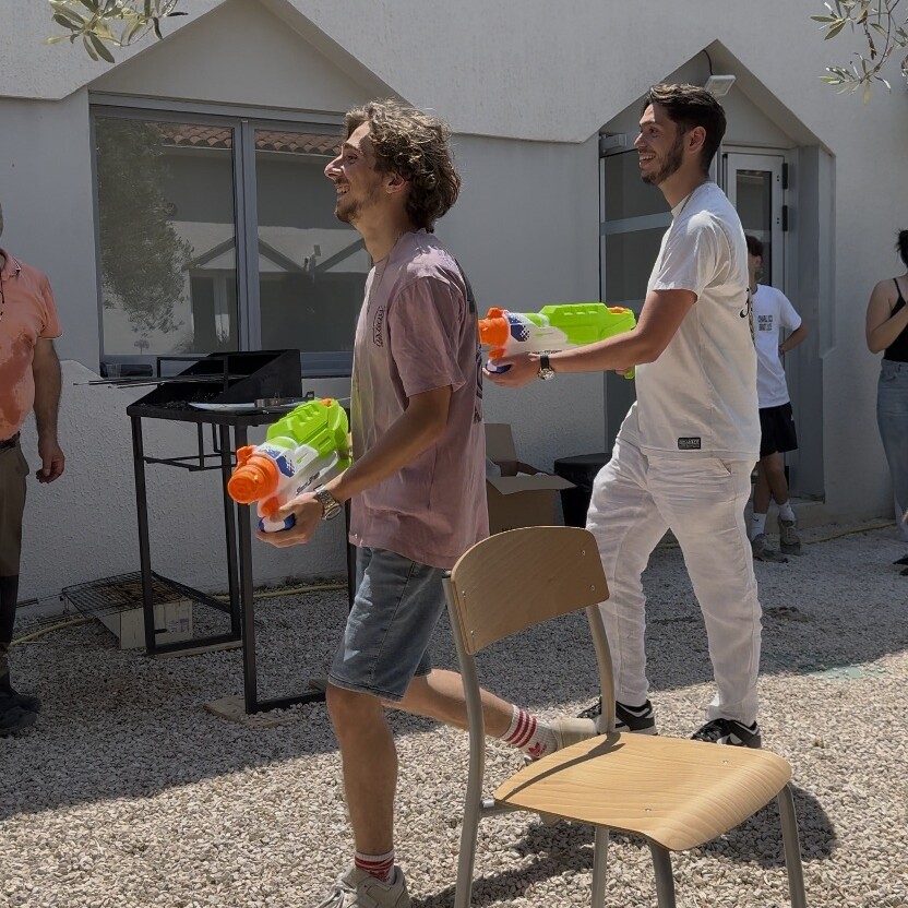 Jeu d’eau dans la cour — BDE ISIM La Valette-du-Var