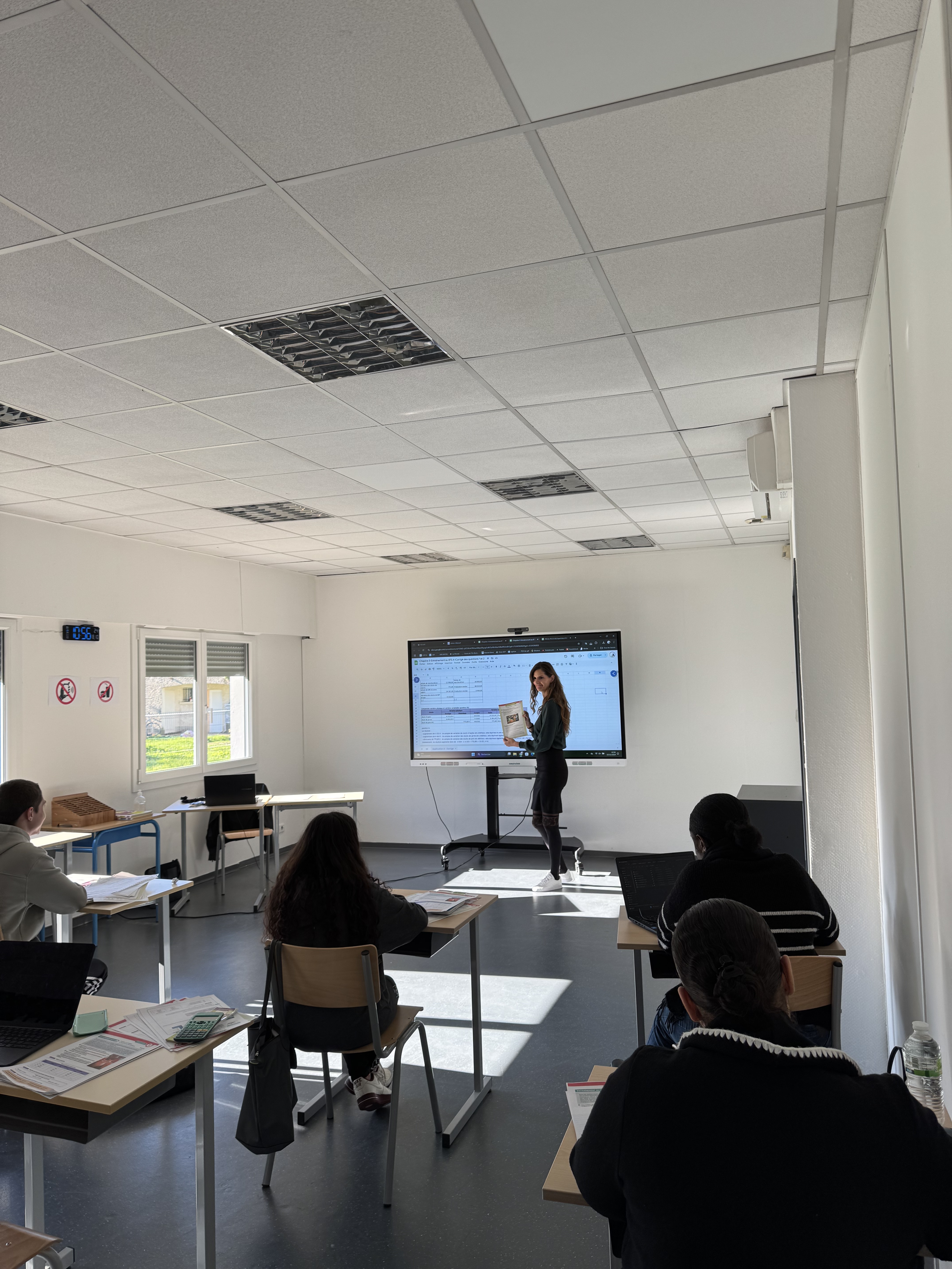 Ambiance de cours — étudiants en formation