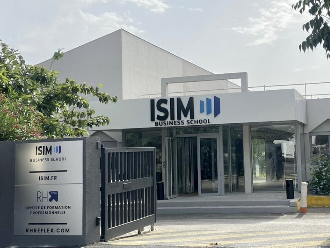 L'entrée principale de l'école en alternance ISIM à Toulon (La Valette-du-Var)