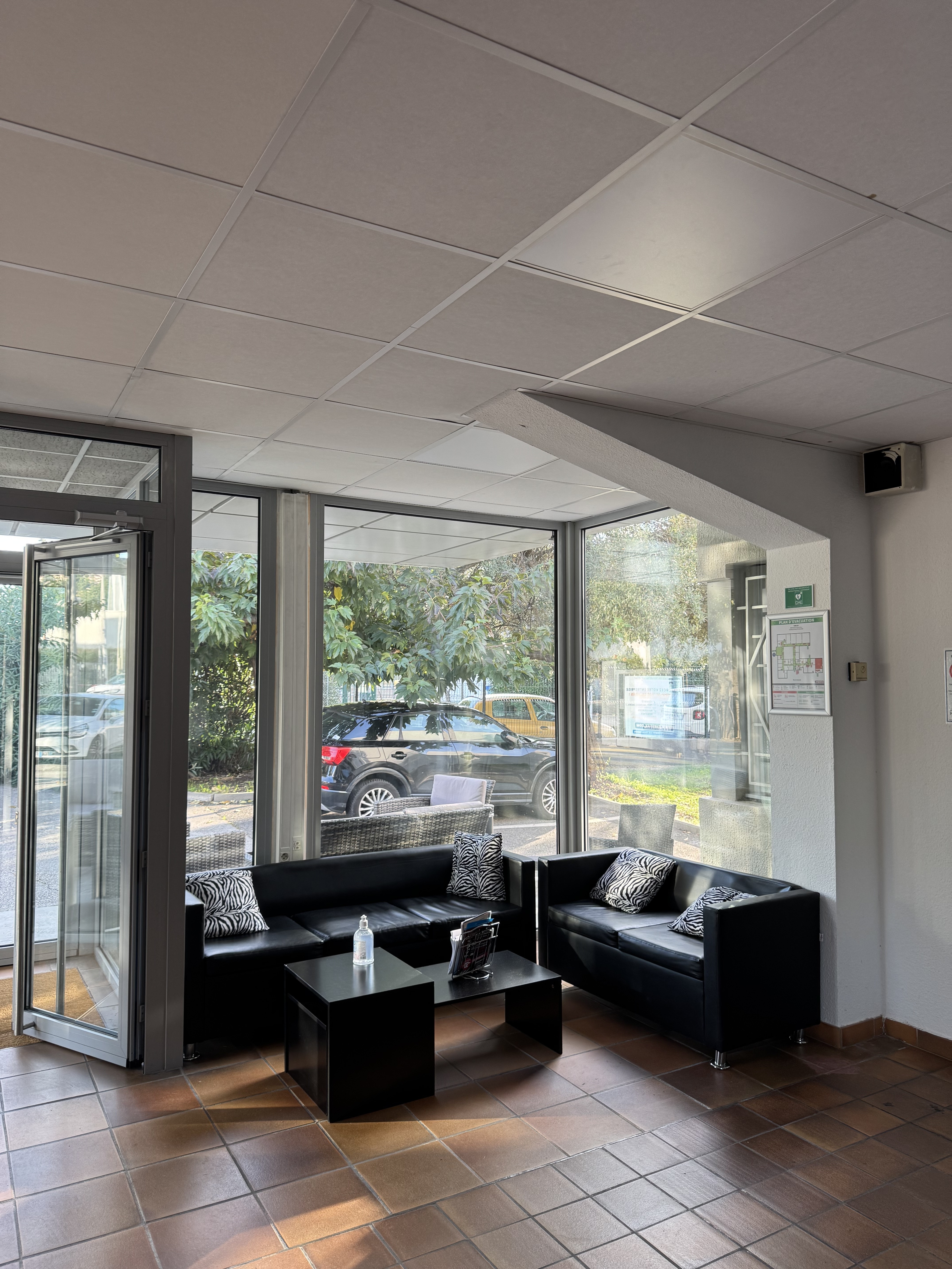 Hall d’entrée — ISIM Toulon