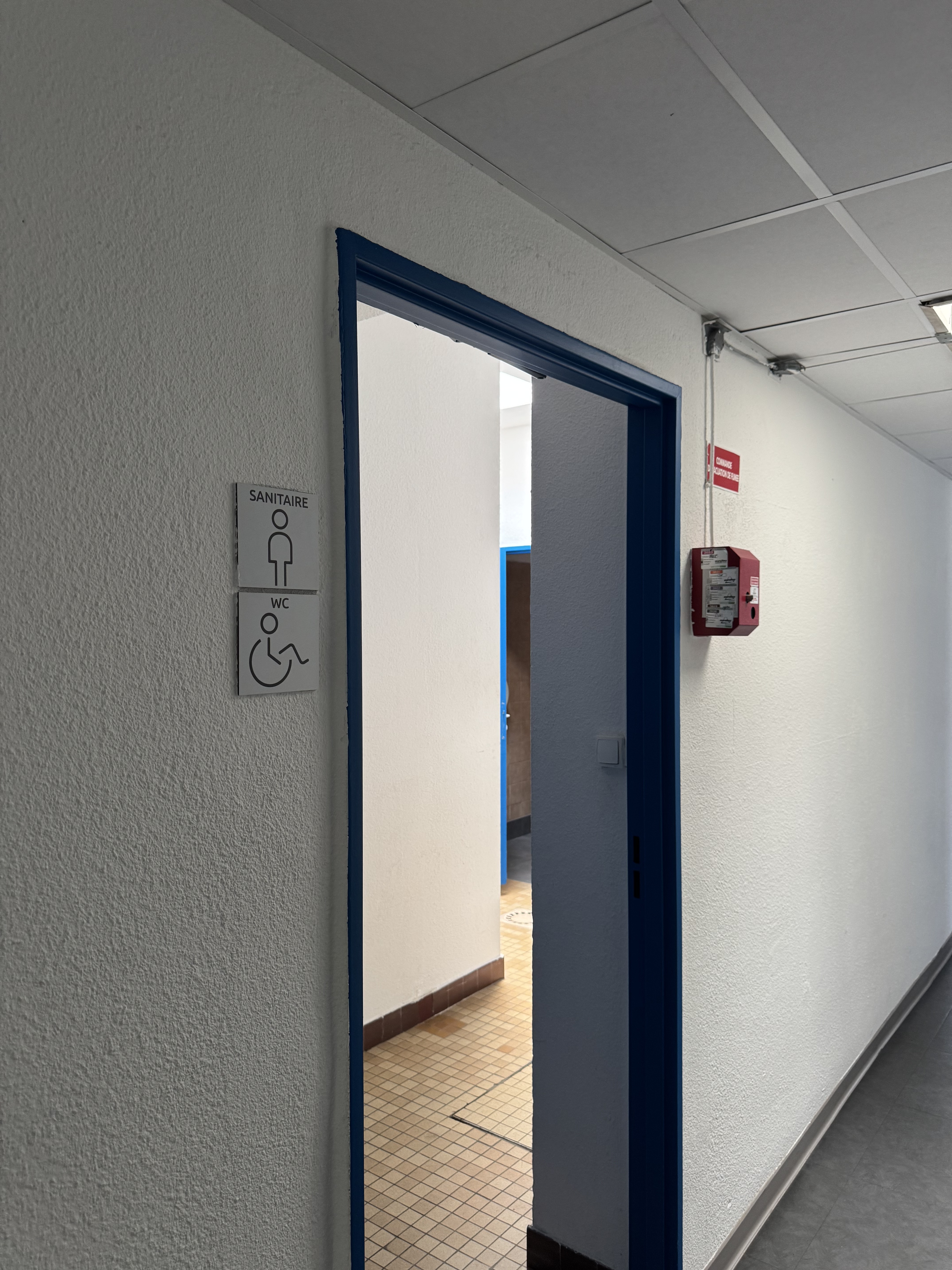 Sanitaires étudiants — campus ISIM