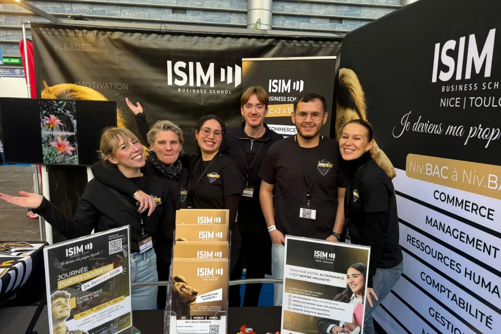 l'équipe ISIM au salon Studyrama