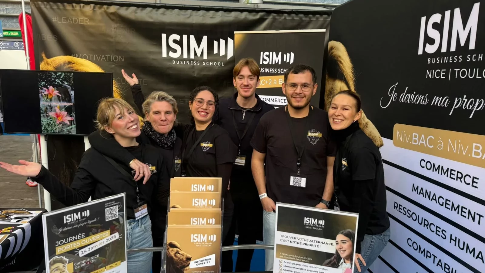 l'équipe ISIM au salon Studyrama