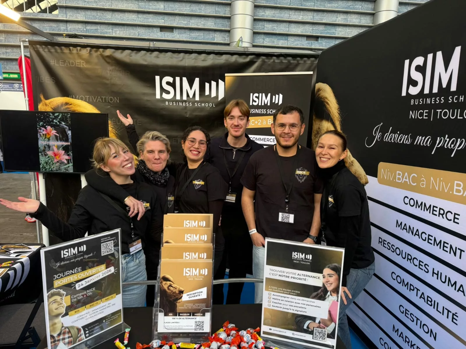 l'équipe ISIM au salon Studyrama